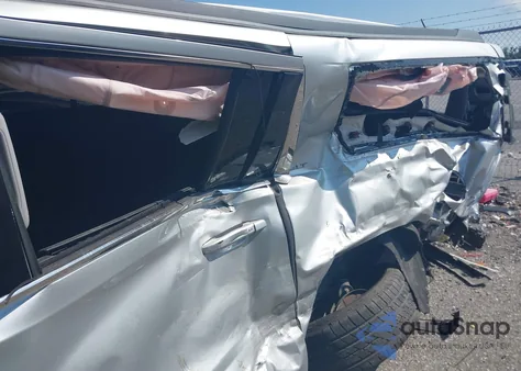 2015 GMC Yukon Xl C1500 Slt z USA, uszkodzony, nr VIN 1GKS1HKC8FR527109